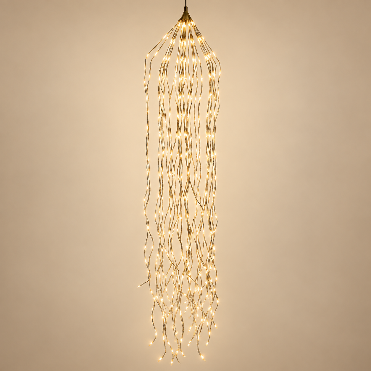Cortina de 736 luces Rideau Lumineux sobre fondo beige