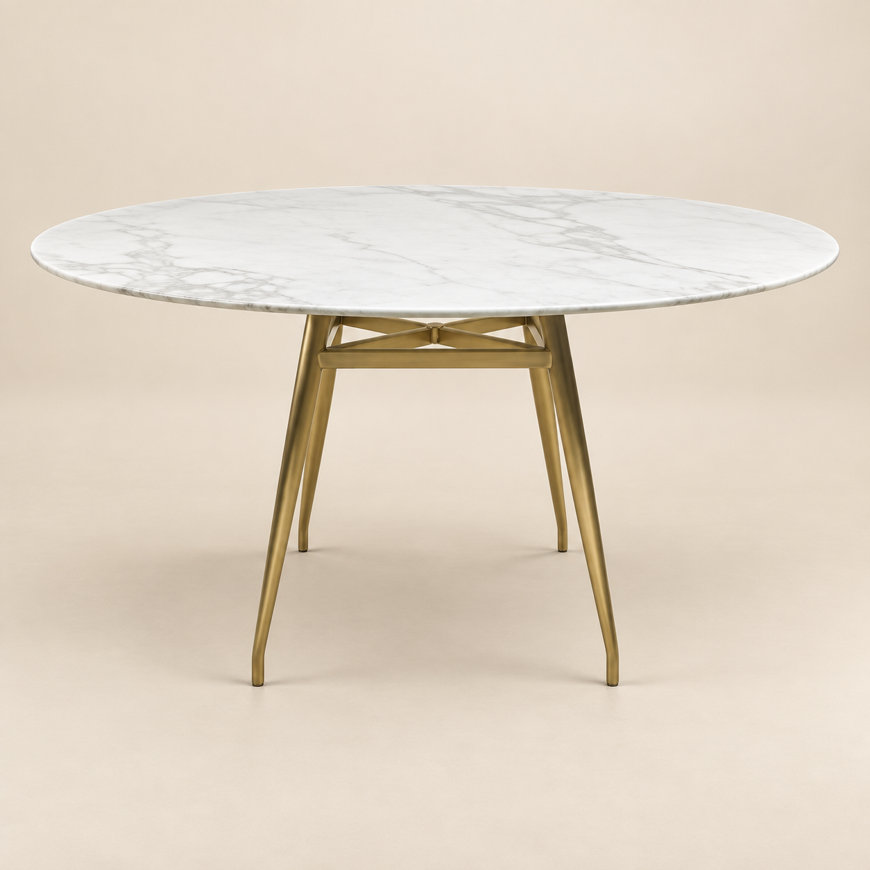 Mesa Table Marbrée sobre fondo beige