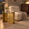 Table Dorée ambientada con muebles de la colección