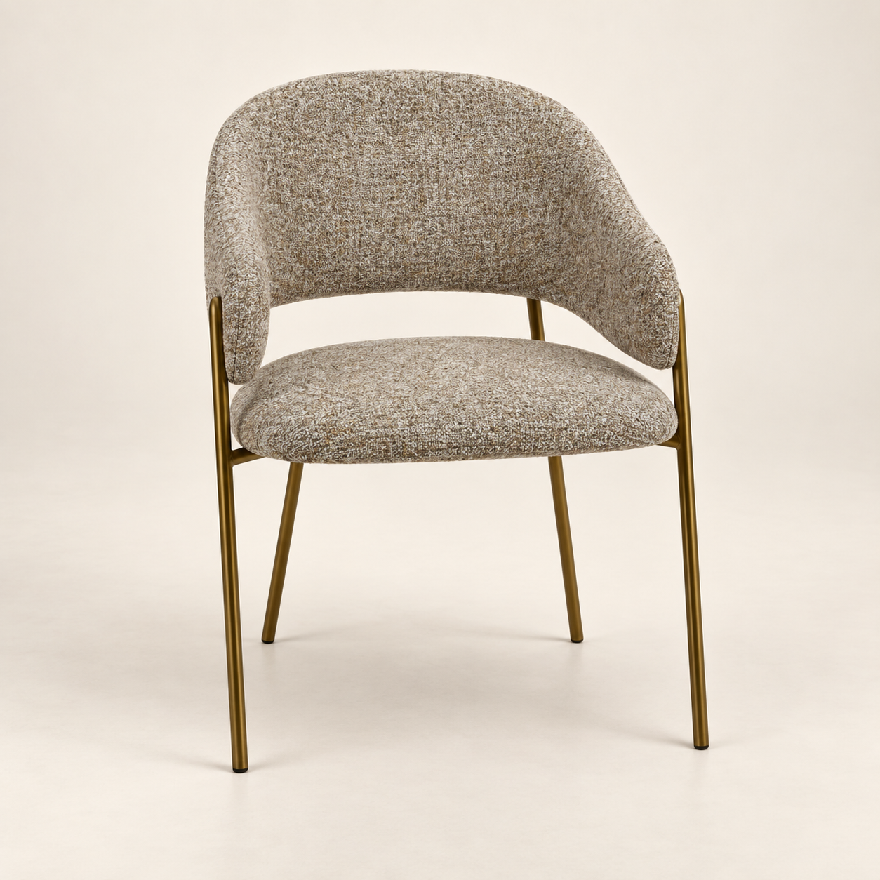 Silla — Fauteuil Taupe sobre fondo beige