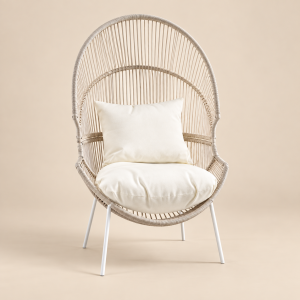 Silla colgante — Suspension Opaline sobre fondo beige