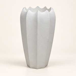 Pote Vase Godronné sobre fondo beige
