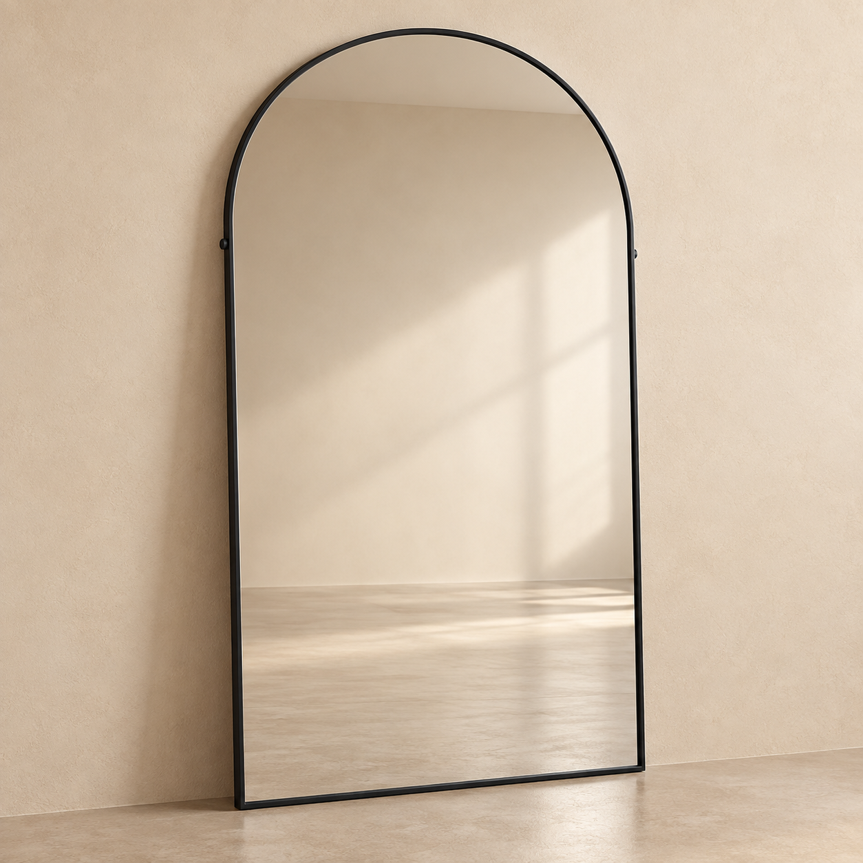 Espejo — Arche Graphite sobre fondo beige