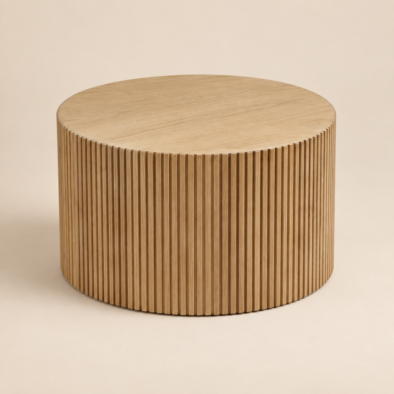 Mesa redonda Cerchio Rustico sobre fondo beige