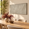 Cuadro Lino Geométrico ambientado en comedor con bambú y follaje de colores
