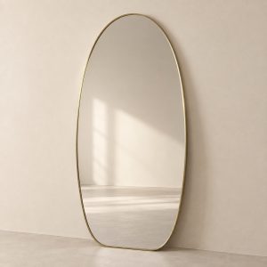 Espejo — Ovale Laiton sobre fondo beige