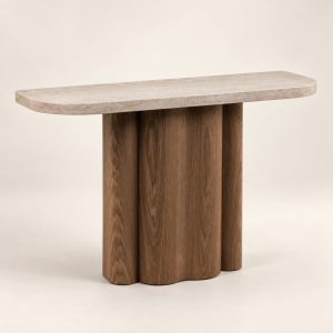 Consola — Console Chevron sobre fondo beige