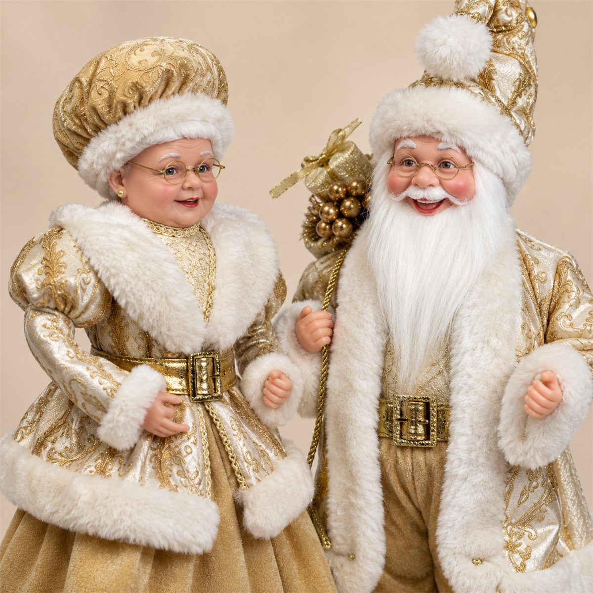 Detalle de acabados de Juego Santa y Mama Claus Duo Goldies