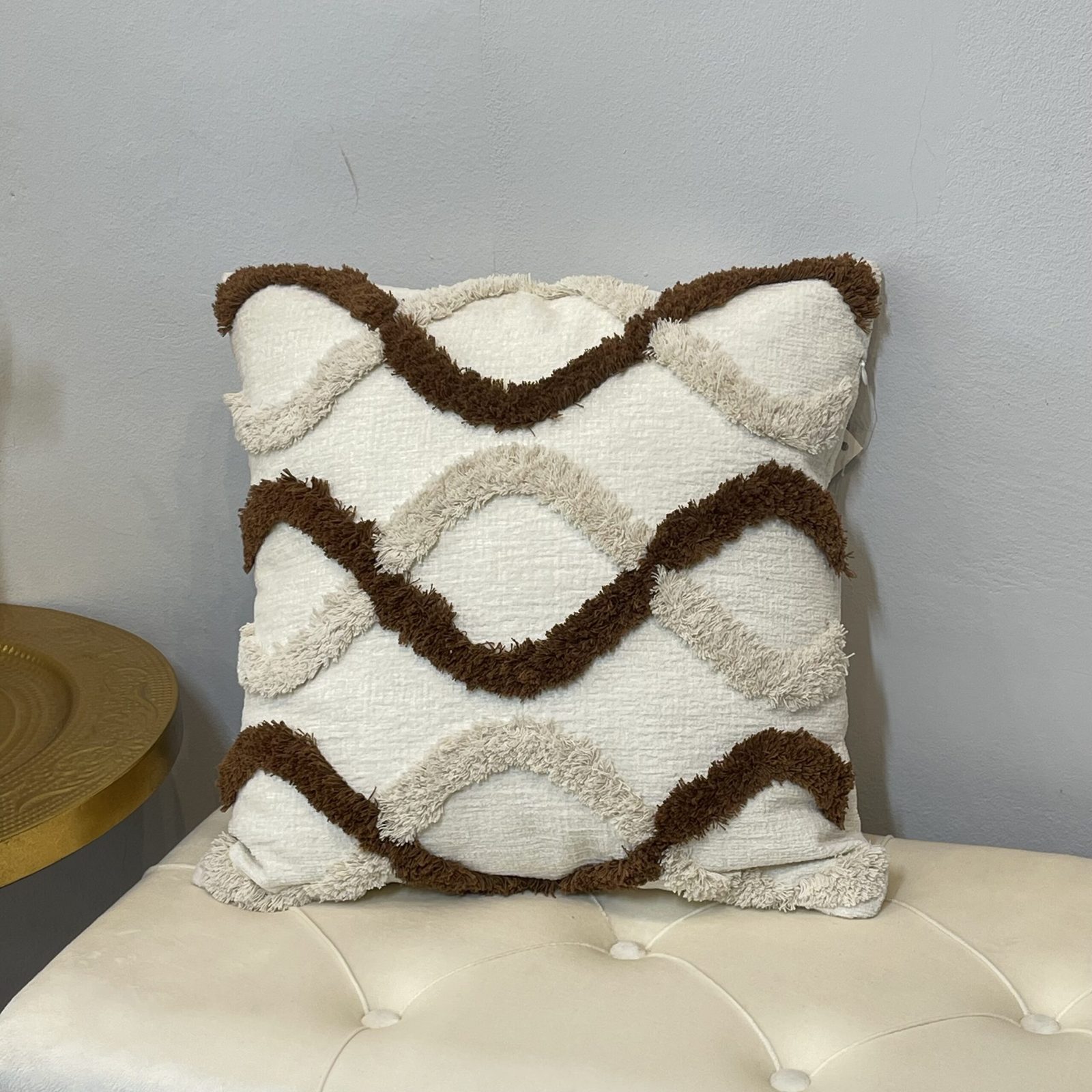 Cojín beige diseño orgánico 45 x 45 cm — vista 2