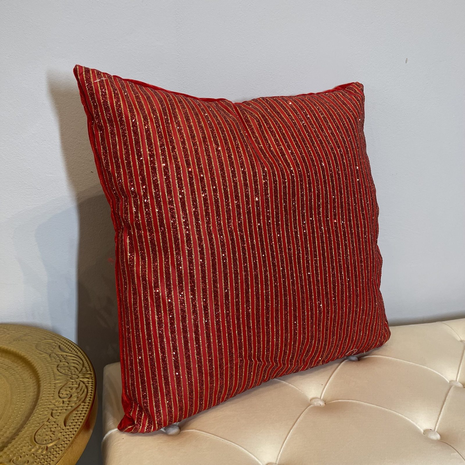 Cojín rojo brillo festivo 35 x 35 cm — vista 2