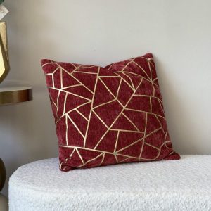 Cojín geométrico rojo y dorado 45x45 cm