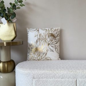 Cojín diseño floral líneas doradas 45x45 cm