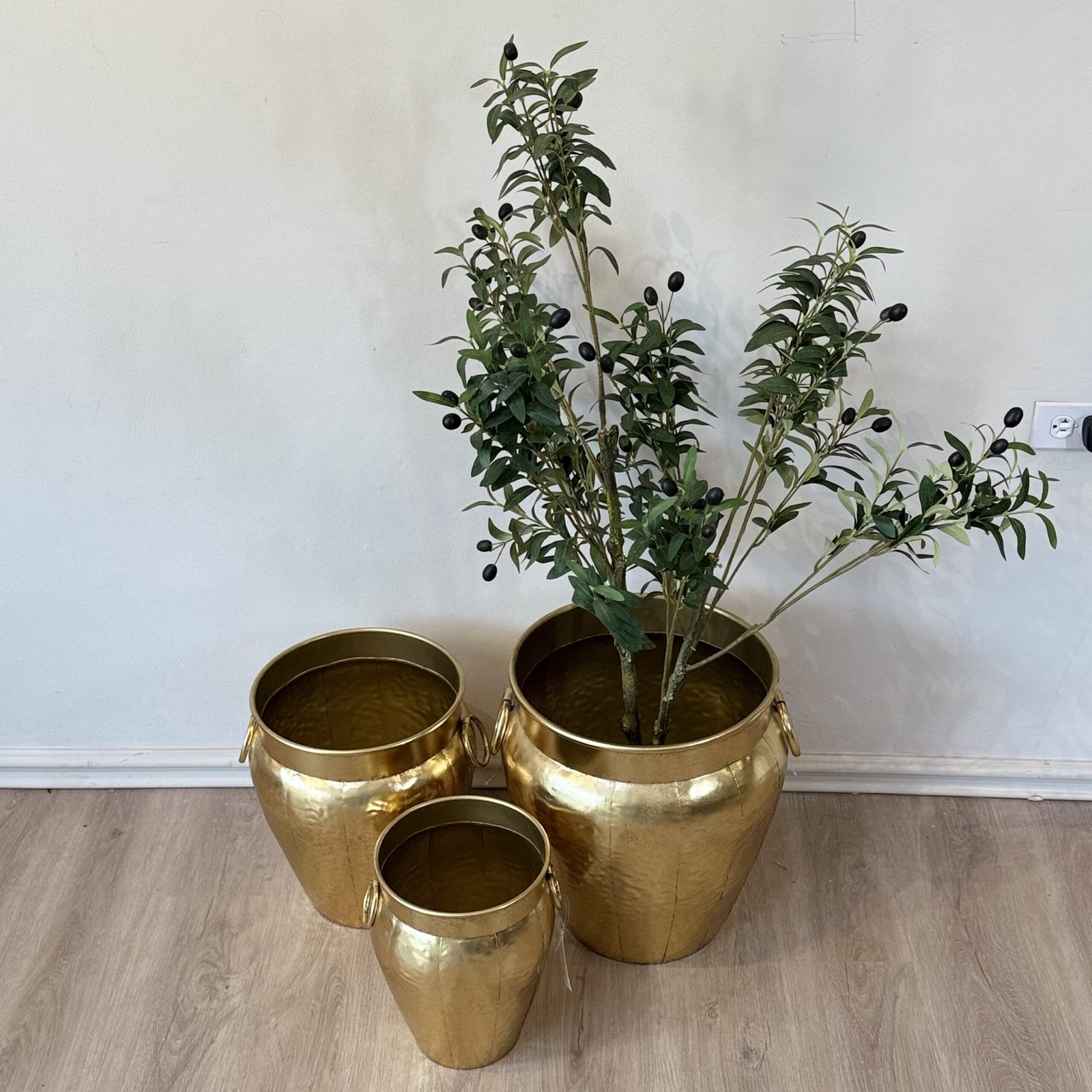 Maceteras aurum metal dorado. — vista 2