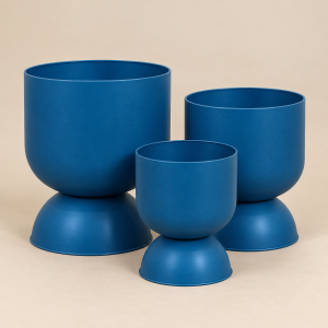 Set de maceteras azul mate — Bleu Mat — vista principal sobre fondo beige limpio
