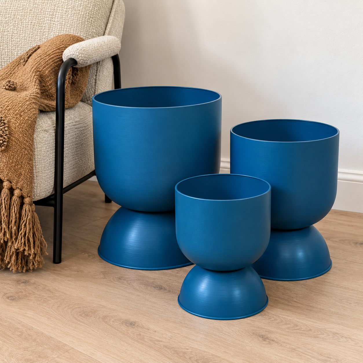 Set de maceteras azul mate — Bleu Mat — vista ambientada 1 con complementos HOCART