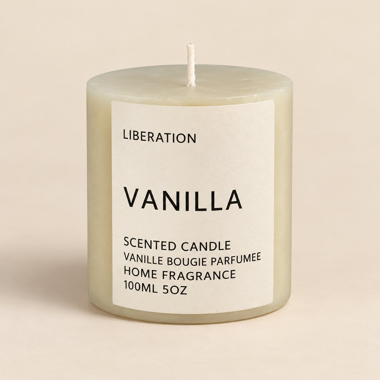 Vela aromática de vainilla — Bougie Gourmande sobre fondo beige limpio