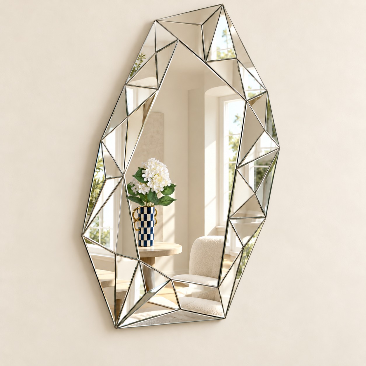 Espejo facetado — Diamant Facetté, vista principal con reflejo de una habitación luminosa