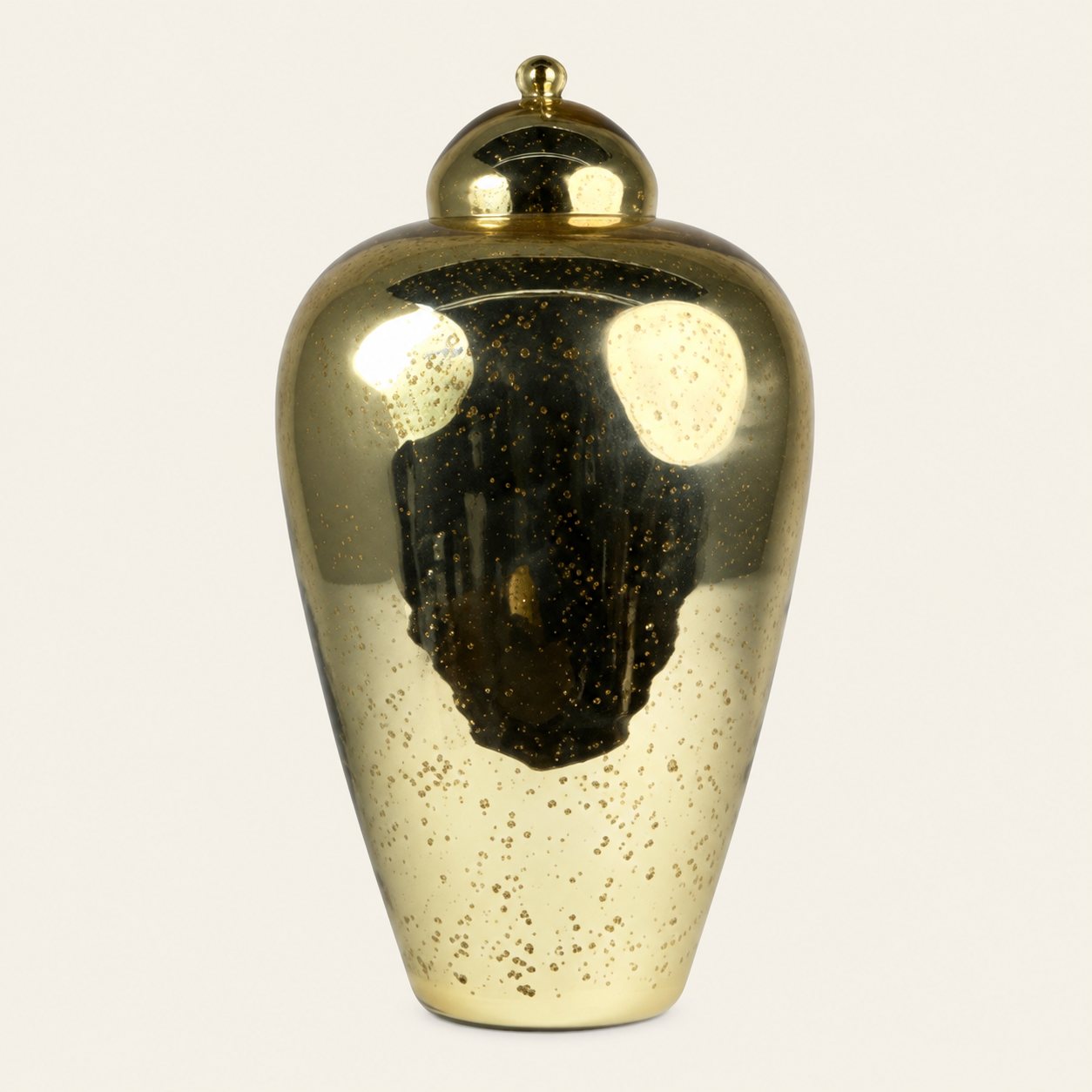 Florero dorado con tapa — Vase Potiche, imagen principal sobre fondo beige claro