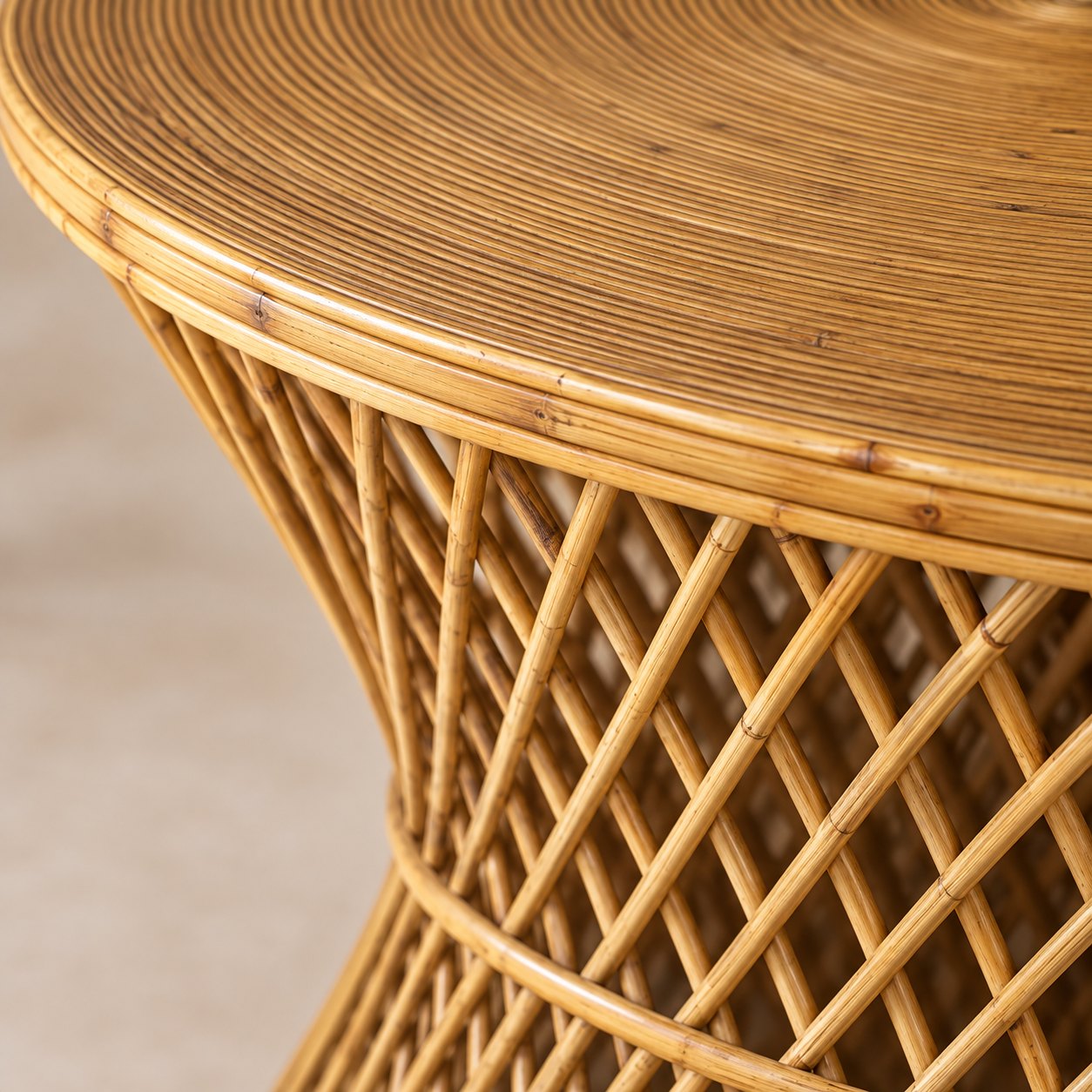 Detalle de materiales y acabados de Mesa de bambú — Table Diabolo